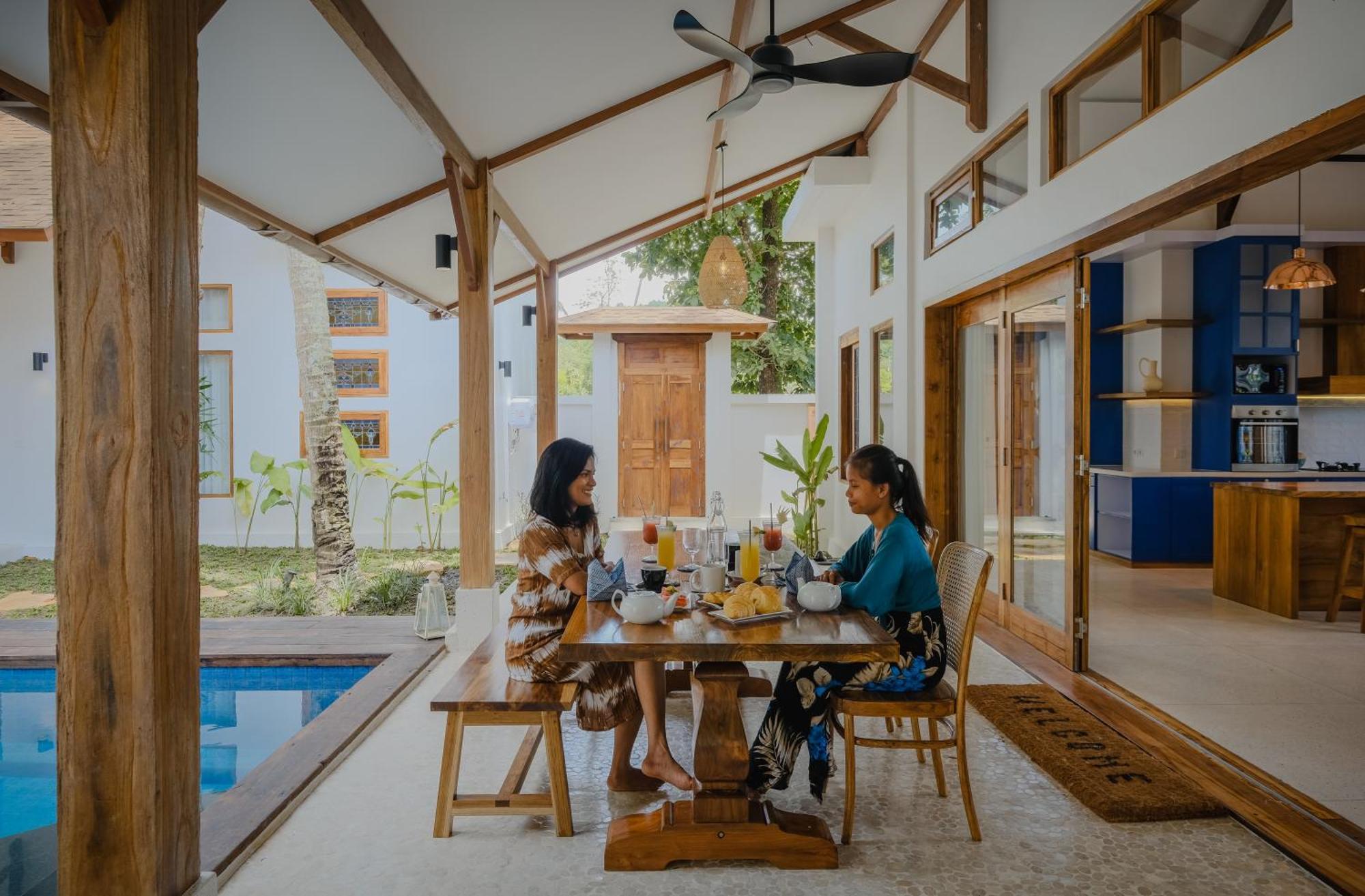 Tropik Resort Lombok Selong Belanak Exterior foto
