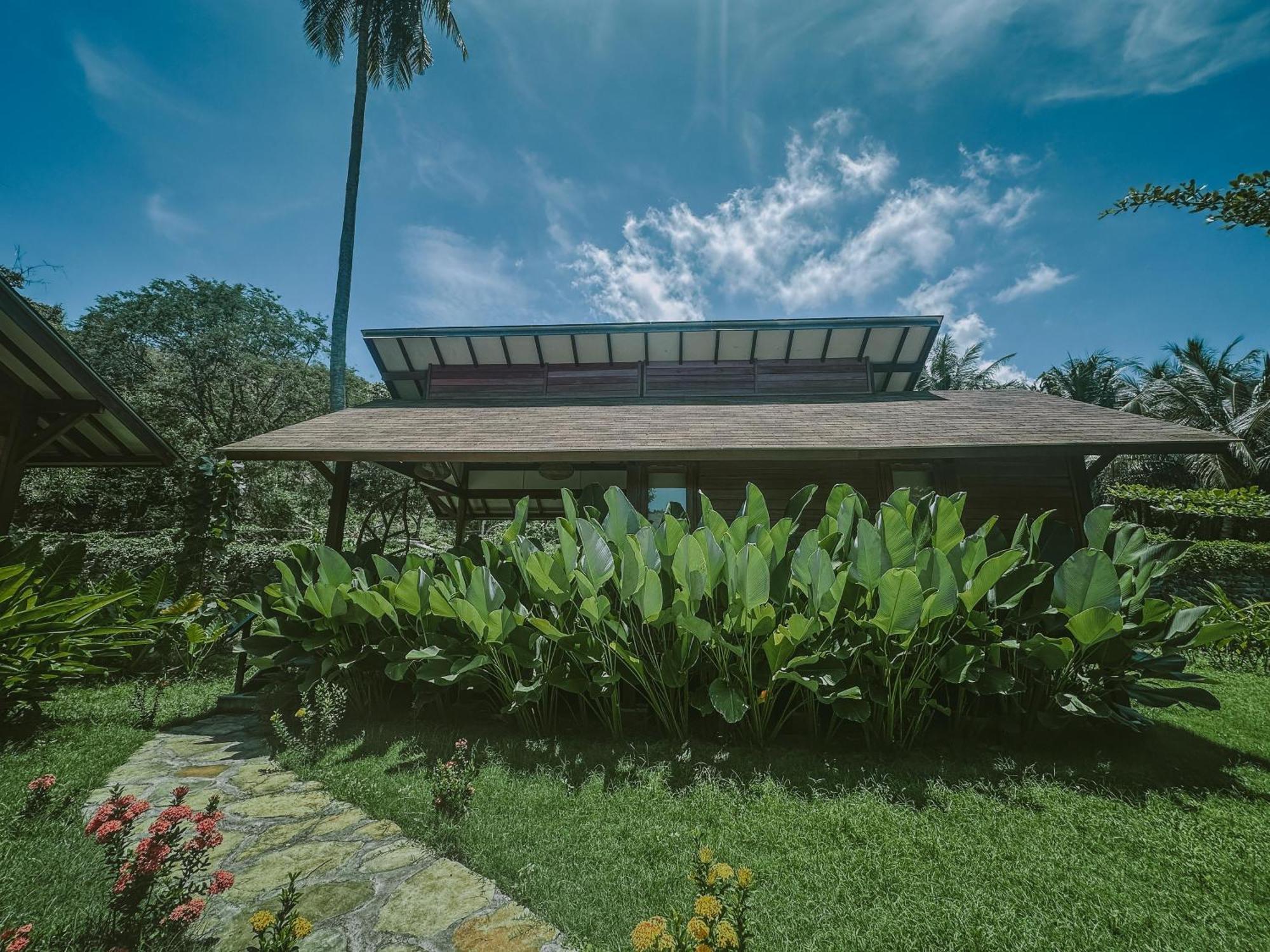 Tropik Resort Lombok Selong Belanak Exterior foto