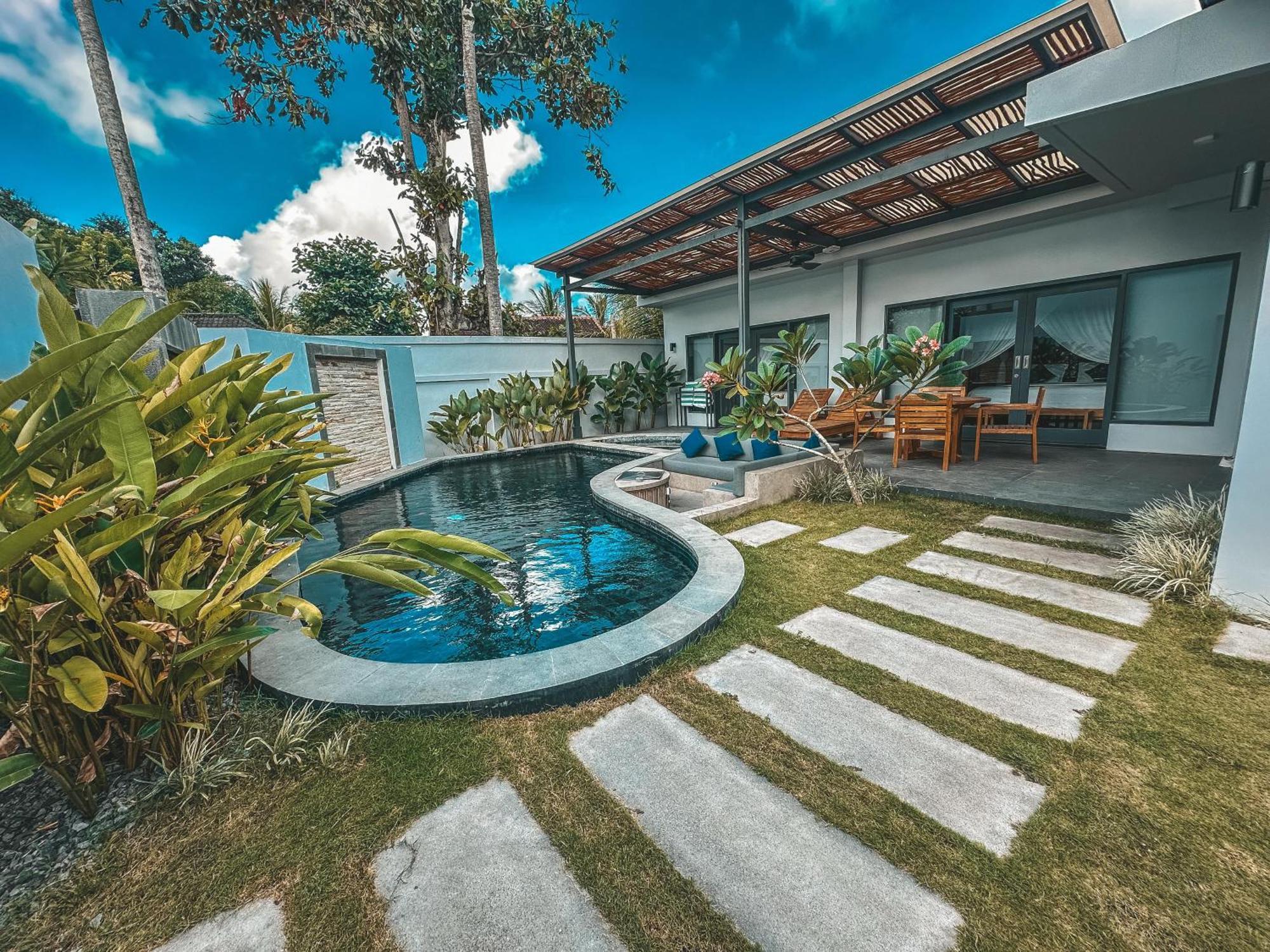 Tropik Resort Lombok Selong Belanak Exterior foto